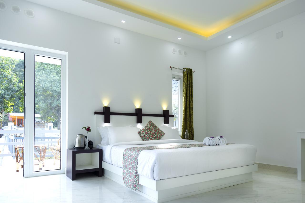 Bamboo Creak Hotel Thekkady Buitenkant foto