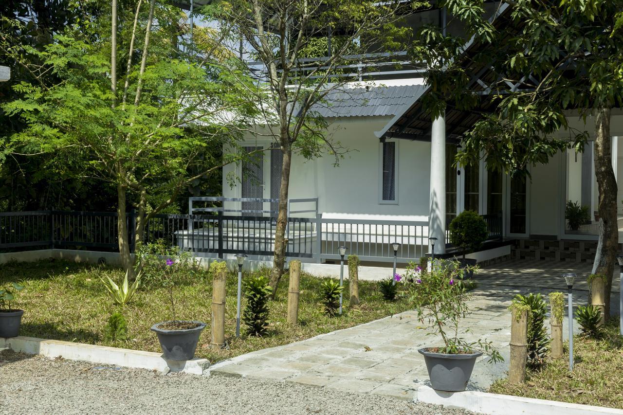Bamboo Creak Hotel Thekkady Buitenkant foto